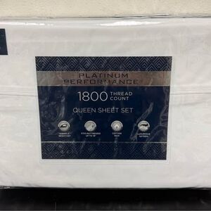 Queen 1800 White Sheet Set Platinum Performance New